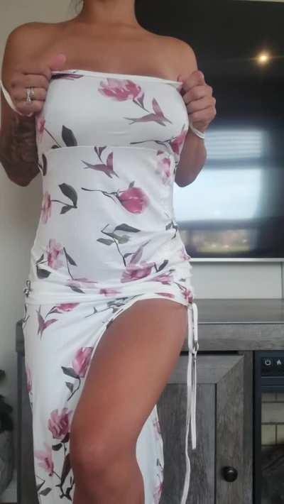 Form fitting Dresses make me feel pretty