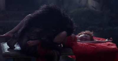 Sadie Frost doing Dracula in werewolf shape (Bram Stoker's Dracula, 1992)