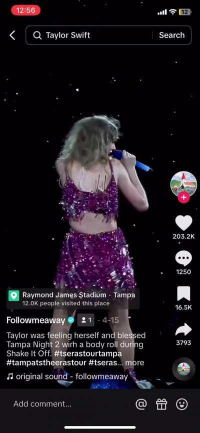 Mommy’s flawless body rolls