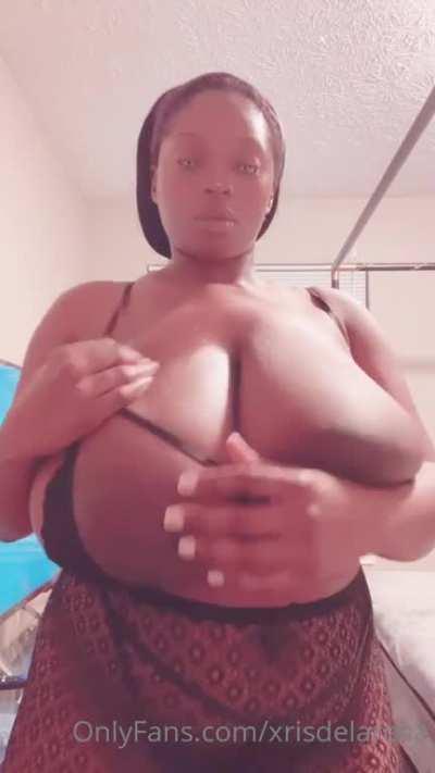 Just some big ol titties.