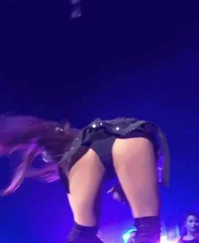 I just wanna see how far I can get my tongue up there 😩