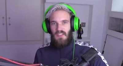 Youtuber consistently take a photo everyday for 10 years