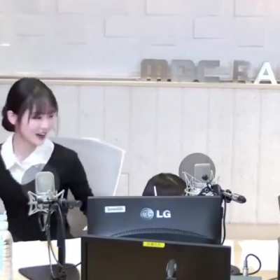 Chaeyeon 😭😭 She's her own X-man I swear 😂 Love her sm!