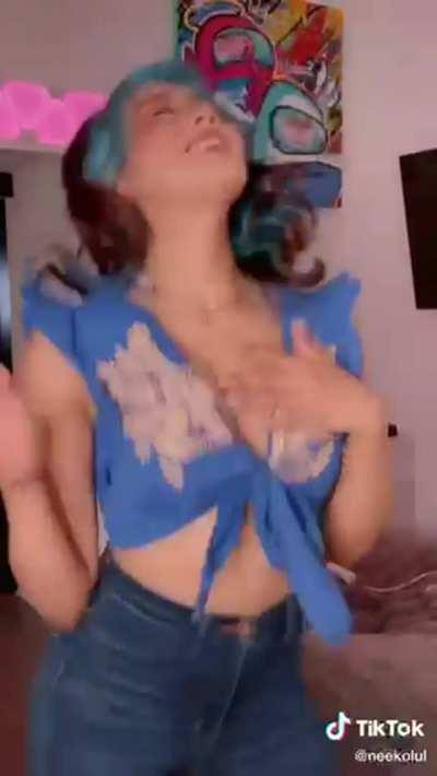 Lots of ass and titty jiggling from Neeko. Time to grab the tissues!