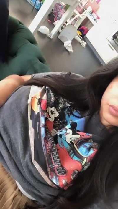 Ever seen an Arab tittydrop? Well, I guess it’s your lucky day then.. ( her Free album In Comments )