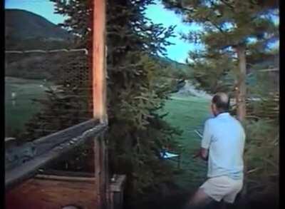 Hunter S. Thomson gets into a gunfight with his neighbor