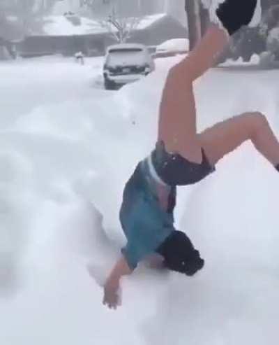 HMC after the show - incredible skills of a young gymnast - spider style