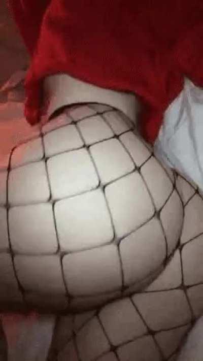 filmed while my dormmate was asleep in the next bed 🙈