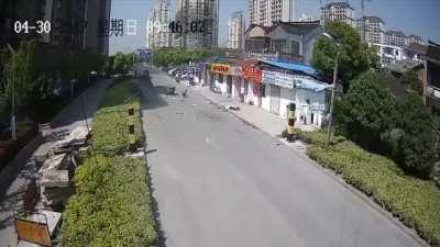 Dude hit in the head by a tollgate