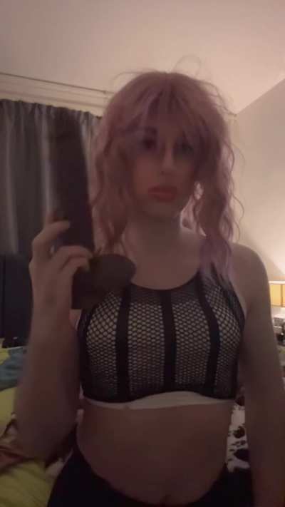 [20] cute enough to get some BBC?☺️