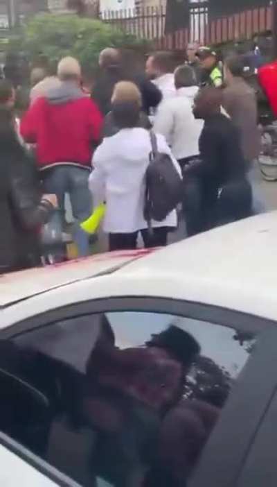 Miguel Uribe was assassinated and shot in the head. (TW : BLOOD)