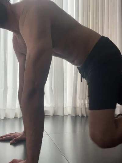 trying to workout but i(m) so fucking distracted