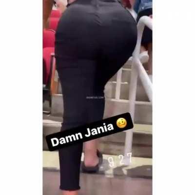 Right foot creep on see the ass shaping