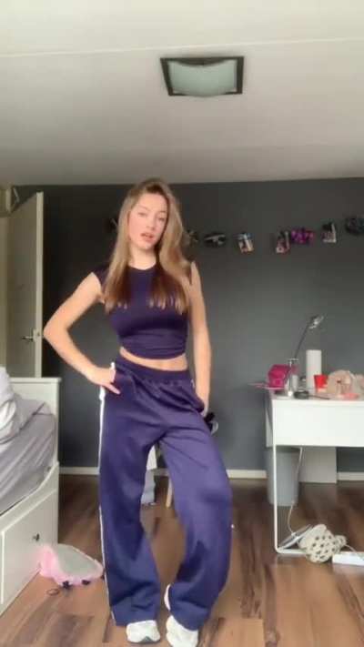 Jill maakt alle mannen geil (18)