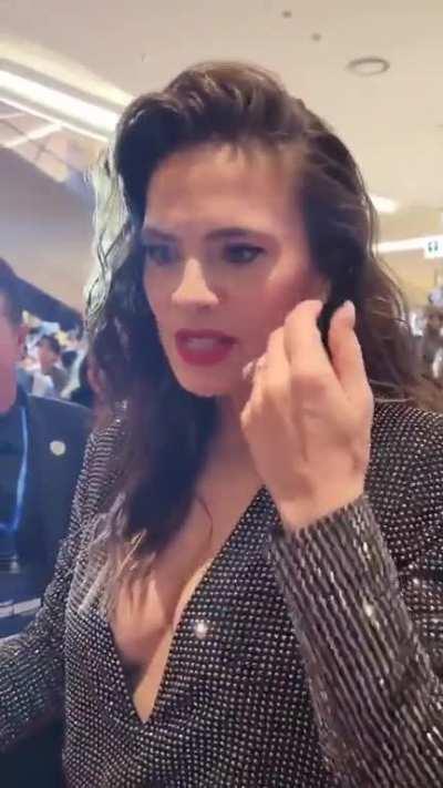 Hayley in Seoul, up close. 