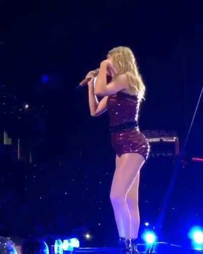 she is amazing 🎤🎶