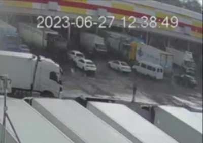 Zeus doing Zeus things. 