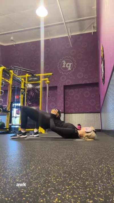 Loren working on her hips and booty