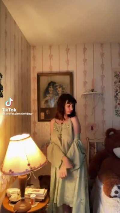 A Bedtime Story 😉 [professionalwidow]