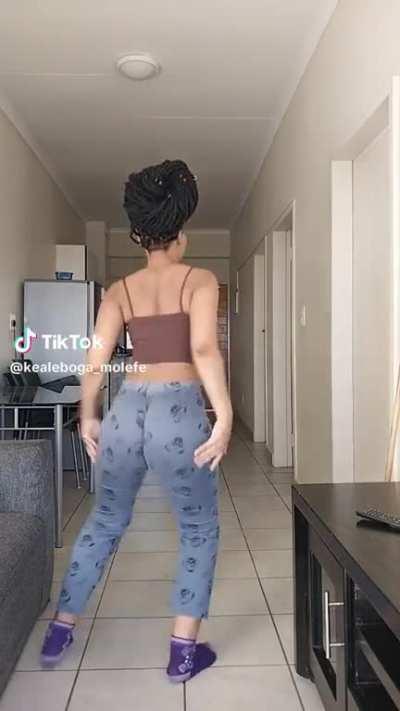 Super thick and sexy🍔