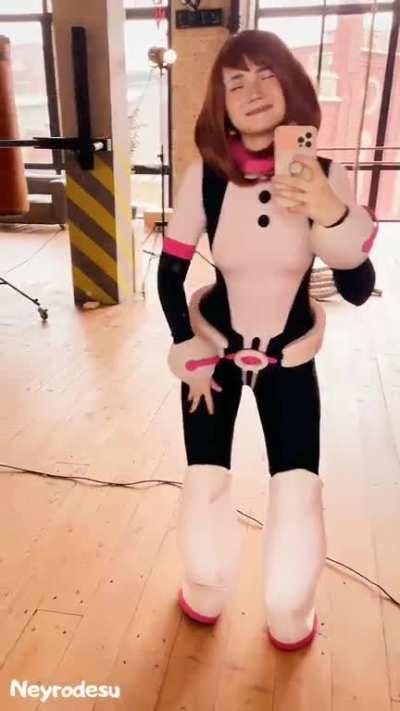 Uraraka cosplay by Neyrodesu