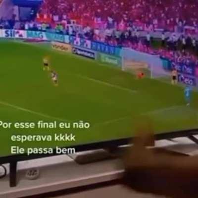 MC Kevin quando bateram na porta...