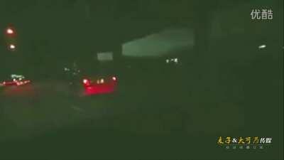 泰国出租车后备箱女鬼，浪友们怎么看