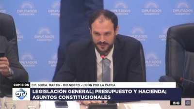 Diputado de UxP al presidente de la comisión: 