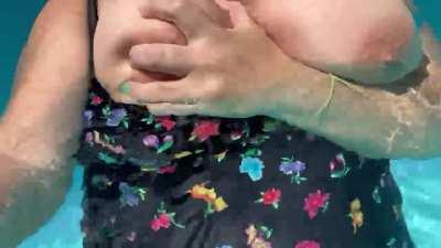 i love playing in the pool