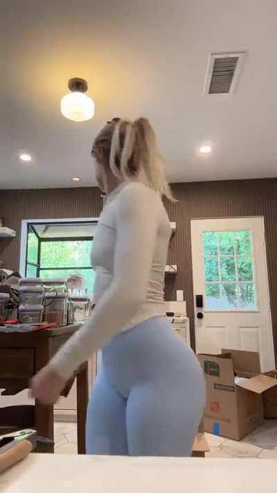 I wish she would make a full spin