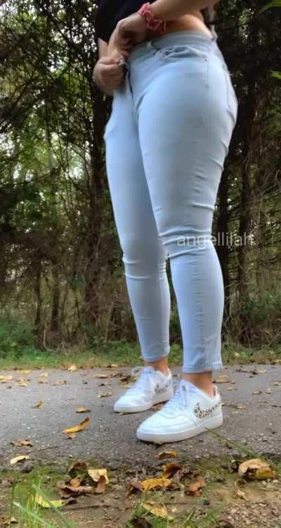 i kinda wish someone as horny as me would of caught me on this trail ;)