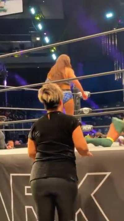 Skye had on brand new gear for this match!