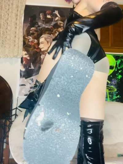 Your brain goes all mushy when you look at me. Dominant lady. 450 photos, 259 small videos and counting. 25% off for a limited time! Link in comments