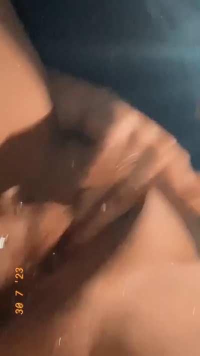 Make it rain🤭💦