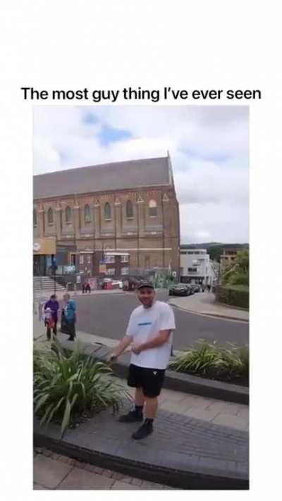 Dudes find a leaf that go 