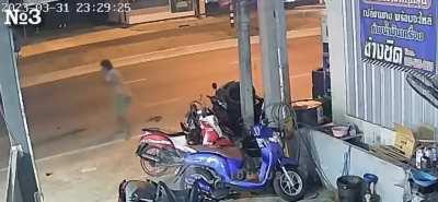 Some lucky guy vs idiot in car