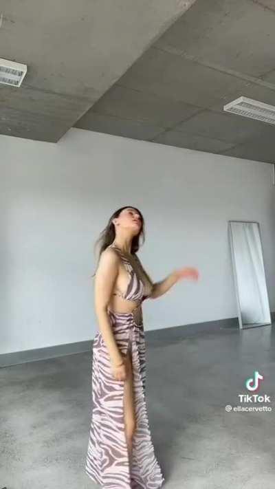 So damn fine. She really does look better in slow motion