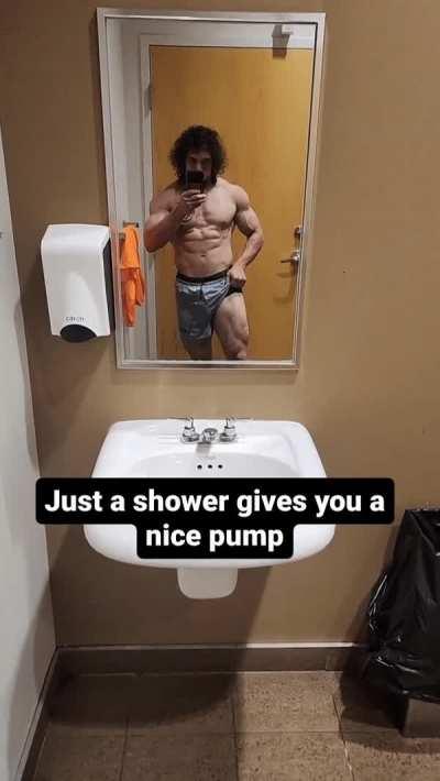 Little post shower posing[M]