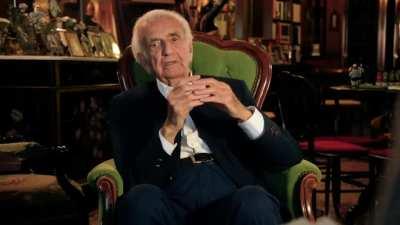 One of the Shahs closest advisors speaks on why he thinks the revolution happened in 1979. (Translation needed)