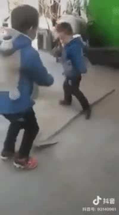 You hit me! I hit you!