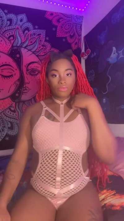 Ts NayNay showing out!