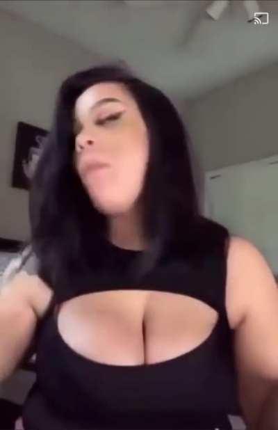 this lady is allergic to strawberry