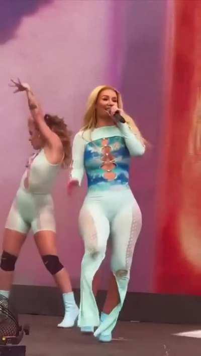 Got that peach body.