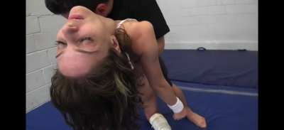 Jobber Josie loves to get dominated in a bearhug