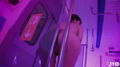 Lady Yuan takes the midnight train