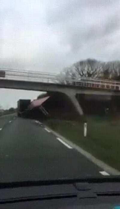 Low bridge? No problemo