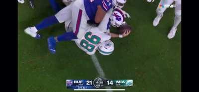 [Highlight] Christian Wilkins appears to get a little grabby with Josh Allen in the pile.