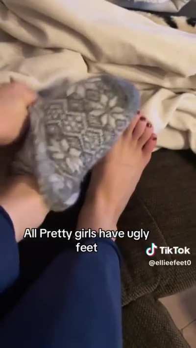 @ellieefeet0 - Cutest feet