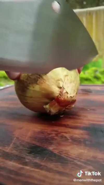 Ещё одно видео от охуенного ножа.