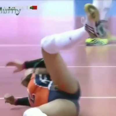 Cameraman isn't even trying to hide what he's watching.